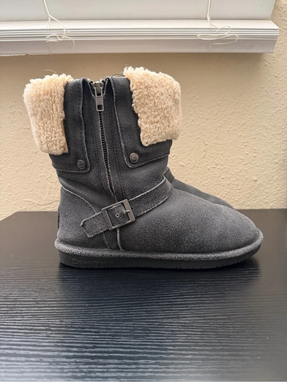 BearPaw rugged cozy